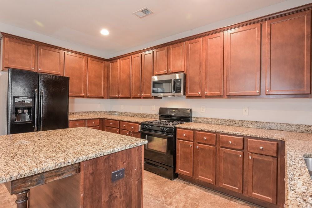 441 Chandler Bluff Ct - Photo 5 of 17