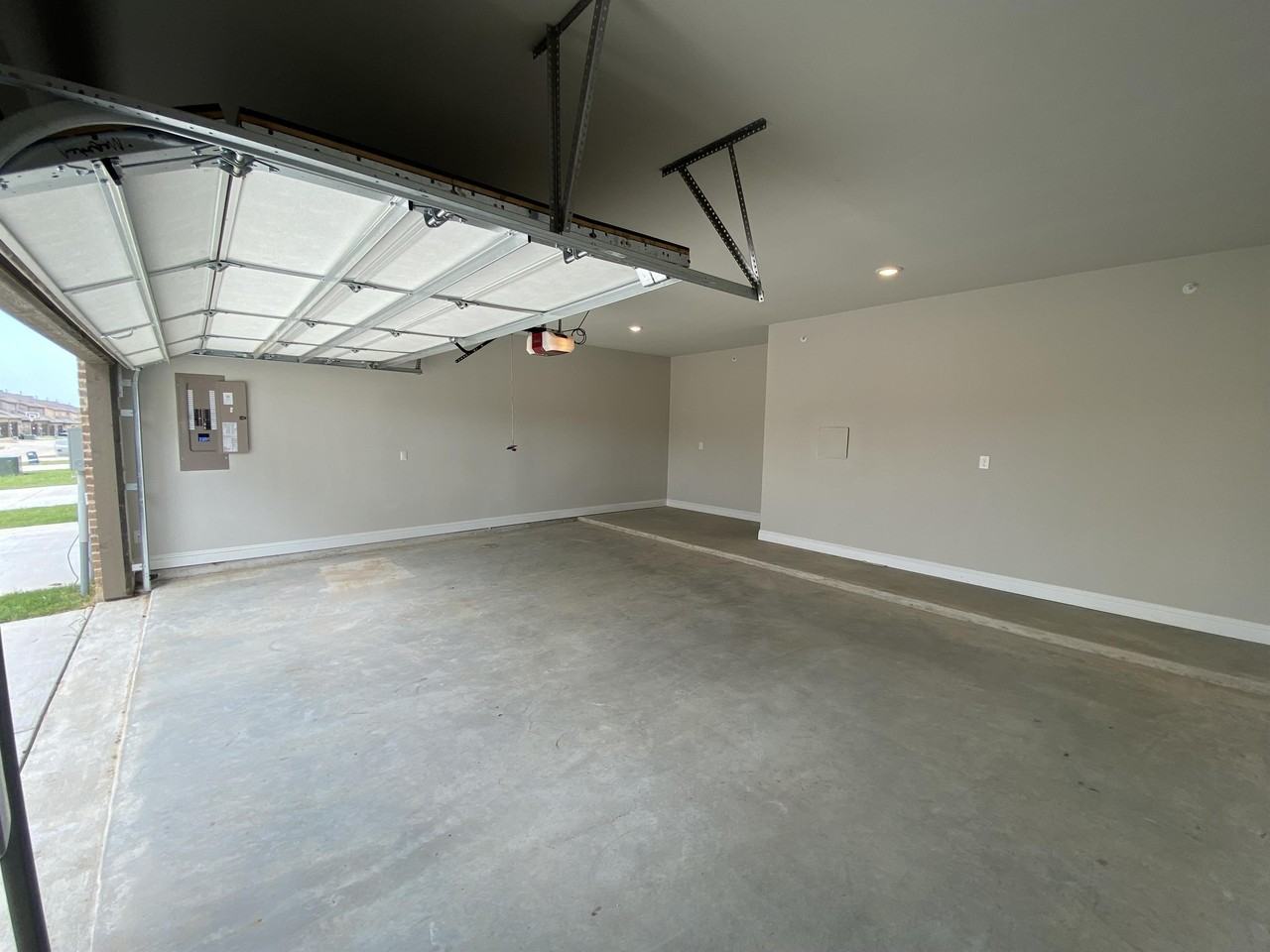 803 Ponds Edge Lane #0 - Photo 2 of 25