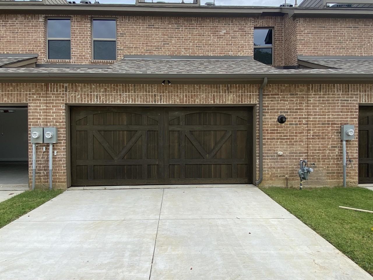 803 Ponds Edge Lane #0 - Photo 3 of 25