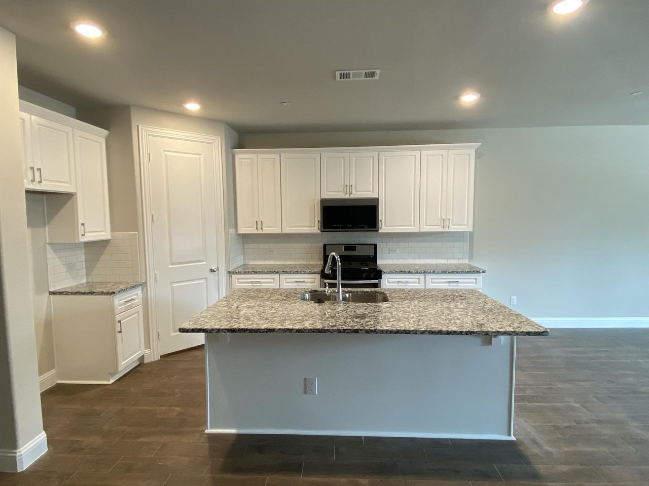 803 Ponds Edge Lane #0 - Photo 5 of 25
