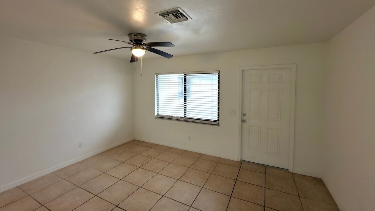 11470 Char Ann Dr #0 - Photo 5 of 10