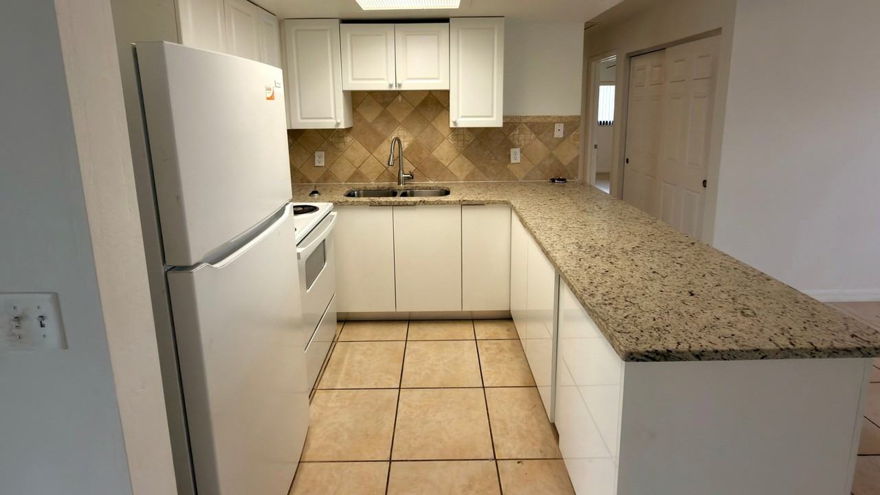 11470 Char Ann Dr #0 - Photo 6 of 10