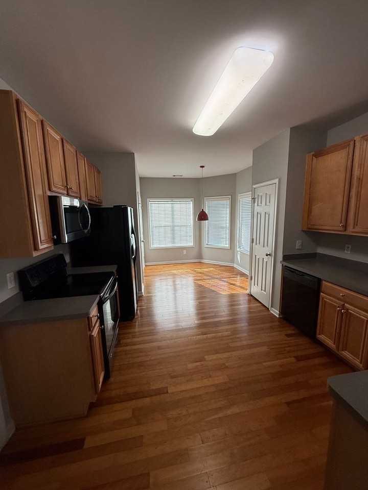 141 Mill Pond Xing - Photo 3 of 17