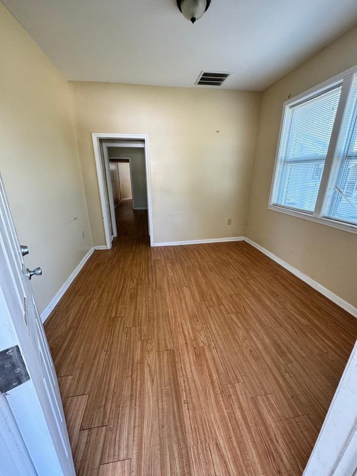 1589 Jackson Avenue #1589WEST - Photo 3 of 13