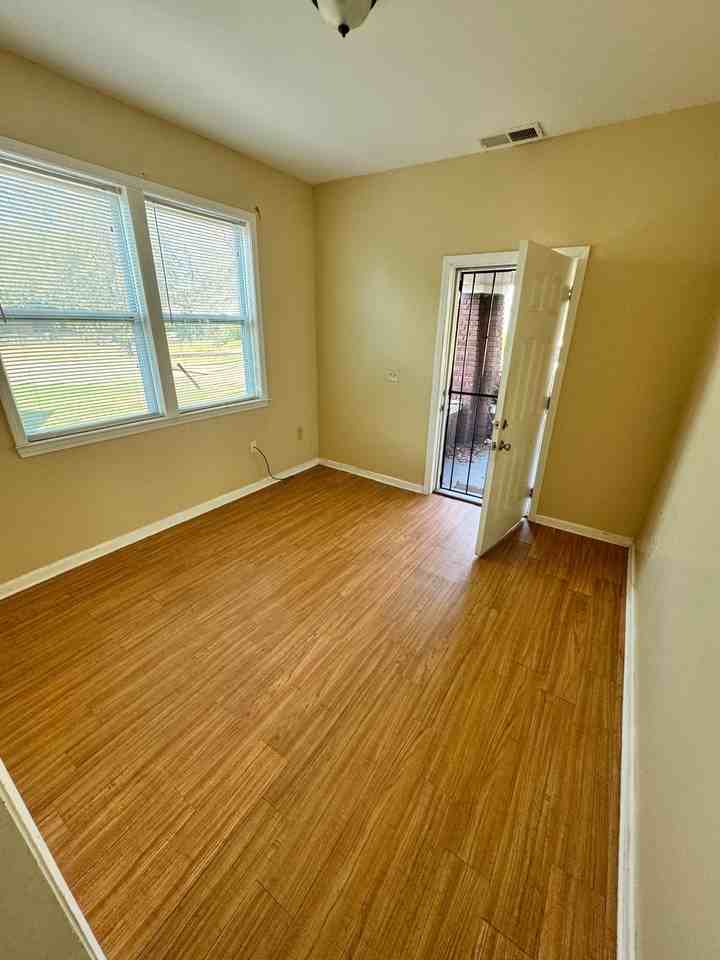 1589 Jackson Avenue #1589WEST - Photo 4 of 13