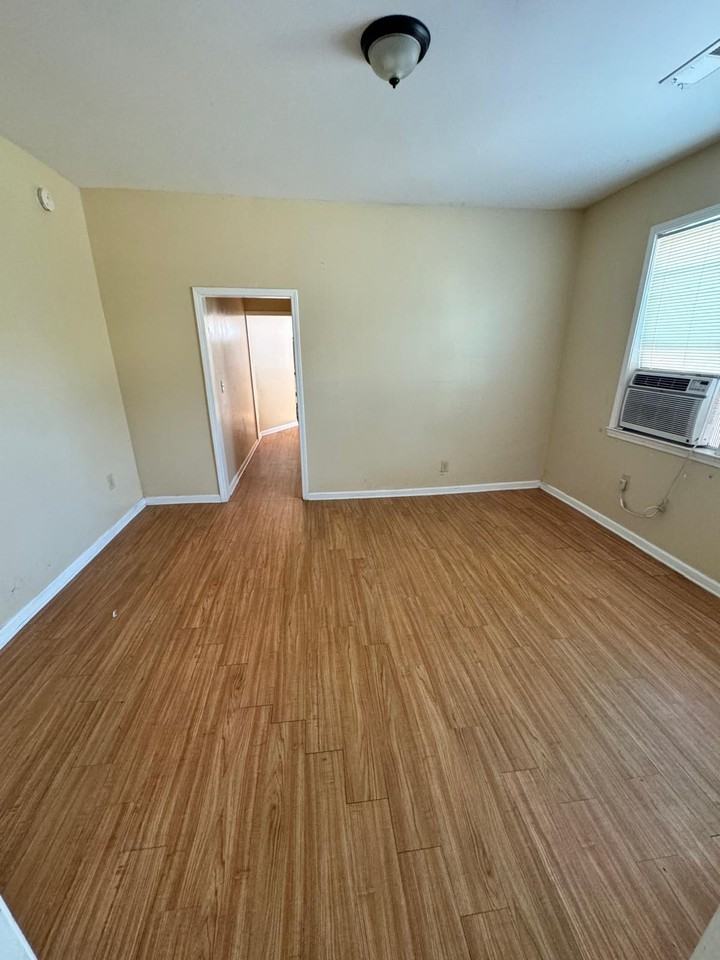 1589 Jackson Avenue #1589WEST - Photo 6 of 13