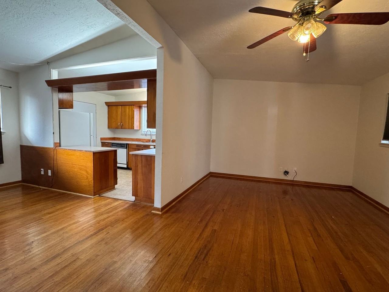 3907 Nw Denver Ave - Photo 2 of 15