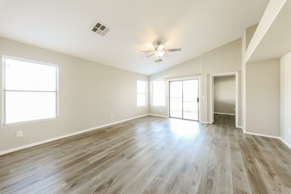 2201 S 84th Ave - Photo 3 of 16