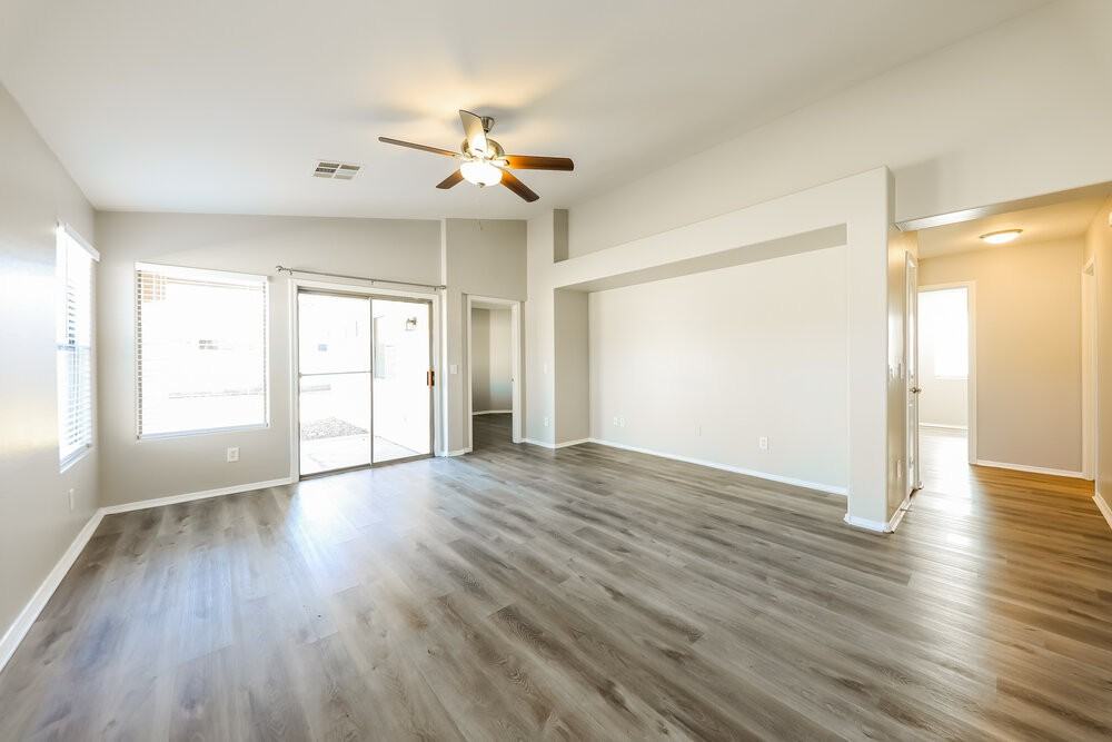 2201 S 84th Ave - Photo 4 of 16