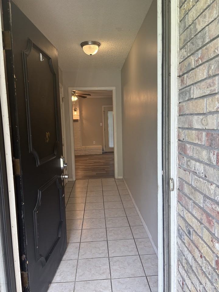 507 West Gary Street #1 - Photo 4 of 24