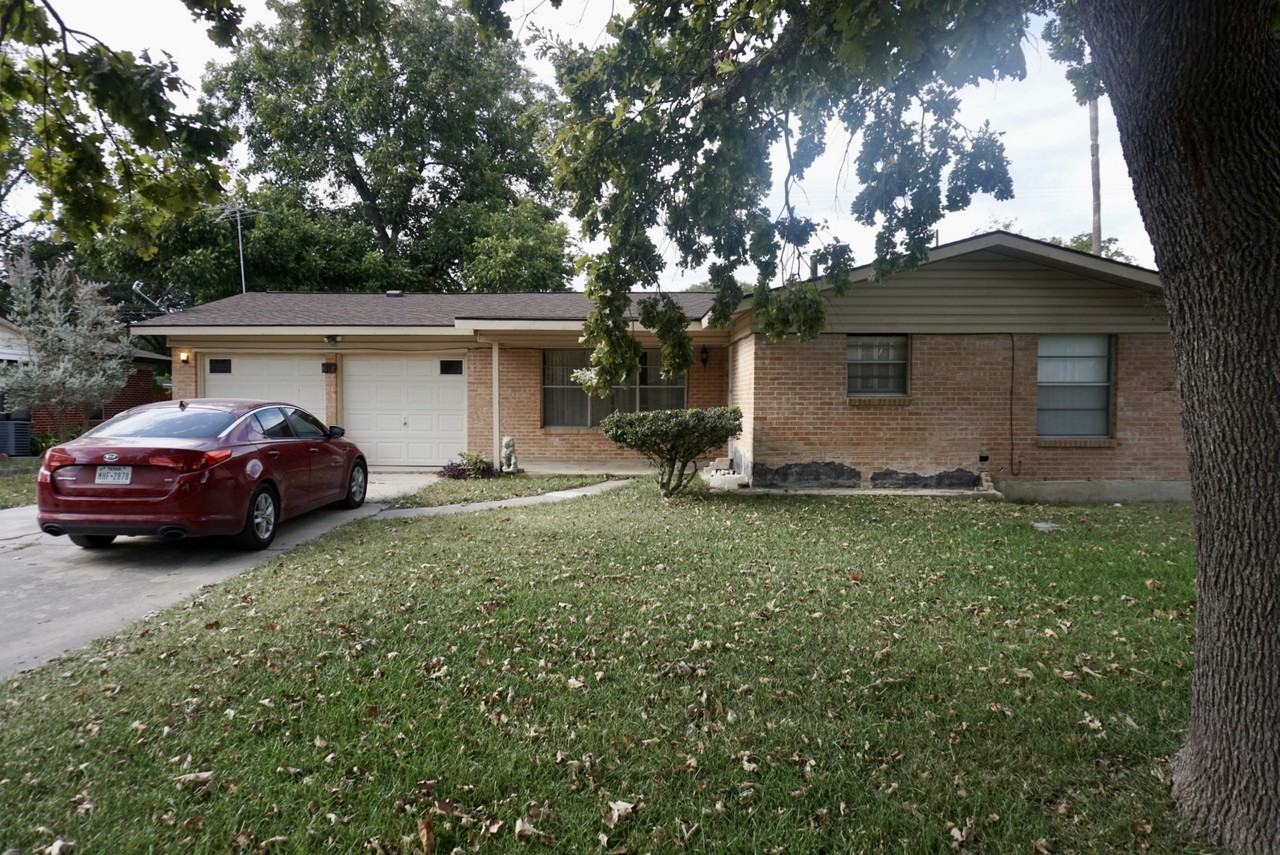 317 East Langley Boulevard #1 - Photo 4 of 13