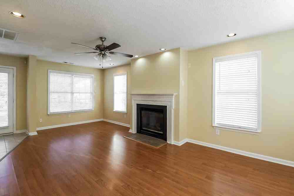 12539 Autumn Blaze Dr - Photo 6 of 17