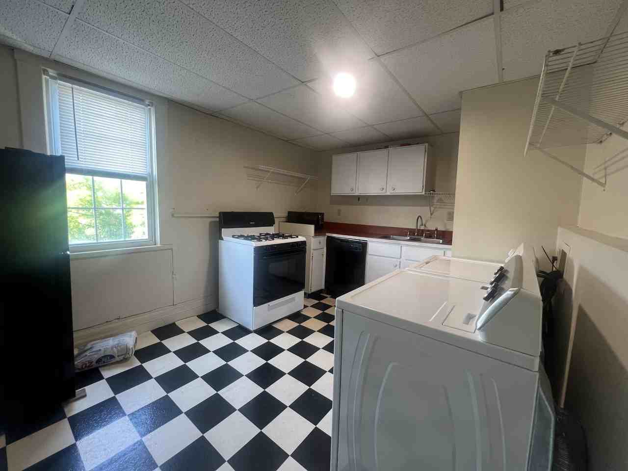 390 Forest Avenue #C - Photo 5 of 14