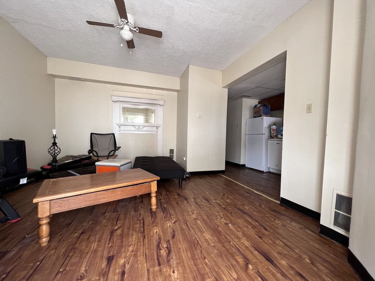 390 Forest Ave #A - Photo 2 of 7