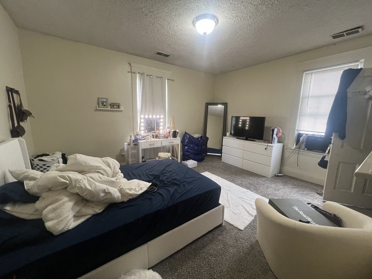 441 Dallas Street #B - Photo 2 of 7