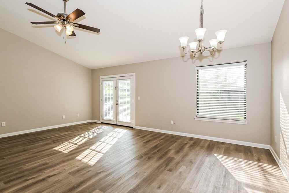 11548 Treasury Cir S - Photo 5 of 16