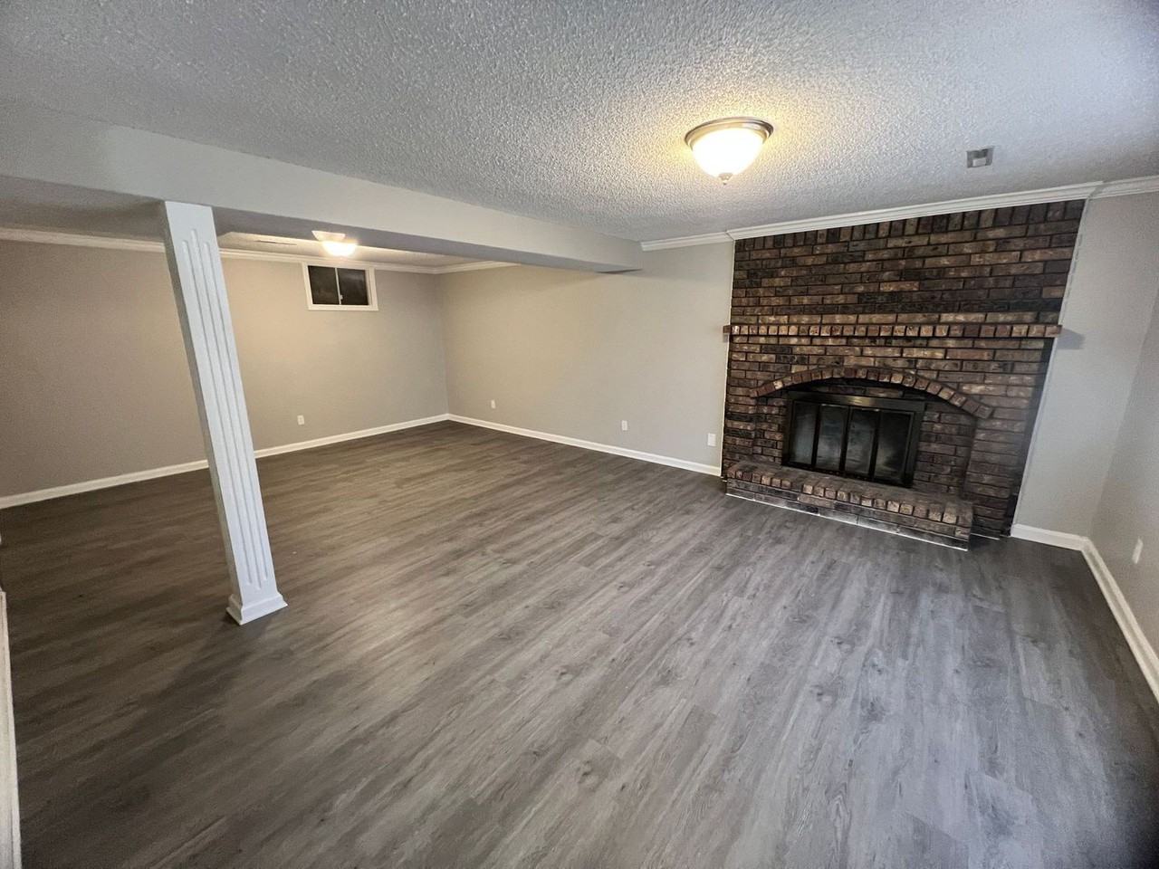 843 W Kansas St - Photo 3 of 17