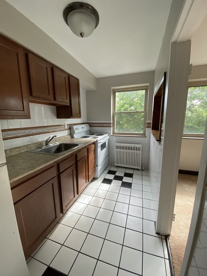 60 60 MARKHAM DRIVEAPT C-3 #C03