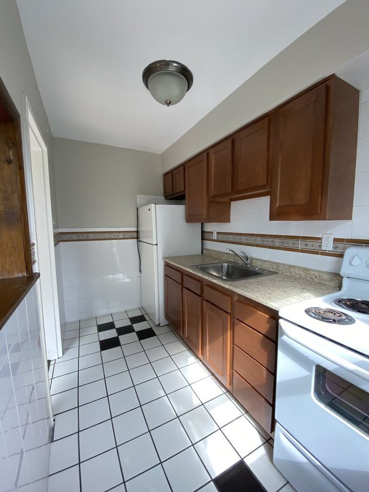 60 60 MARKHAM DRIVEAPT C-3 #C03 - Photo 2 of 7