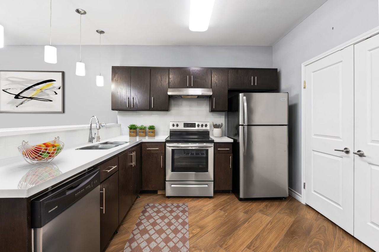 Avery Village Apartments & Townhomes - Photo 3 of 20