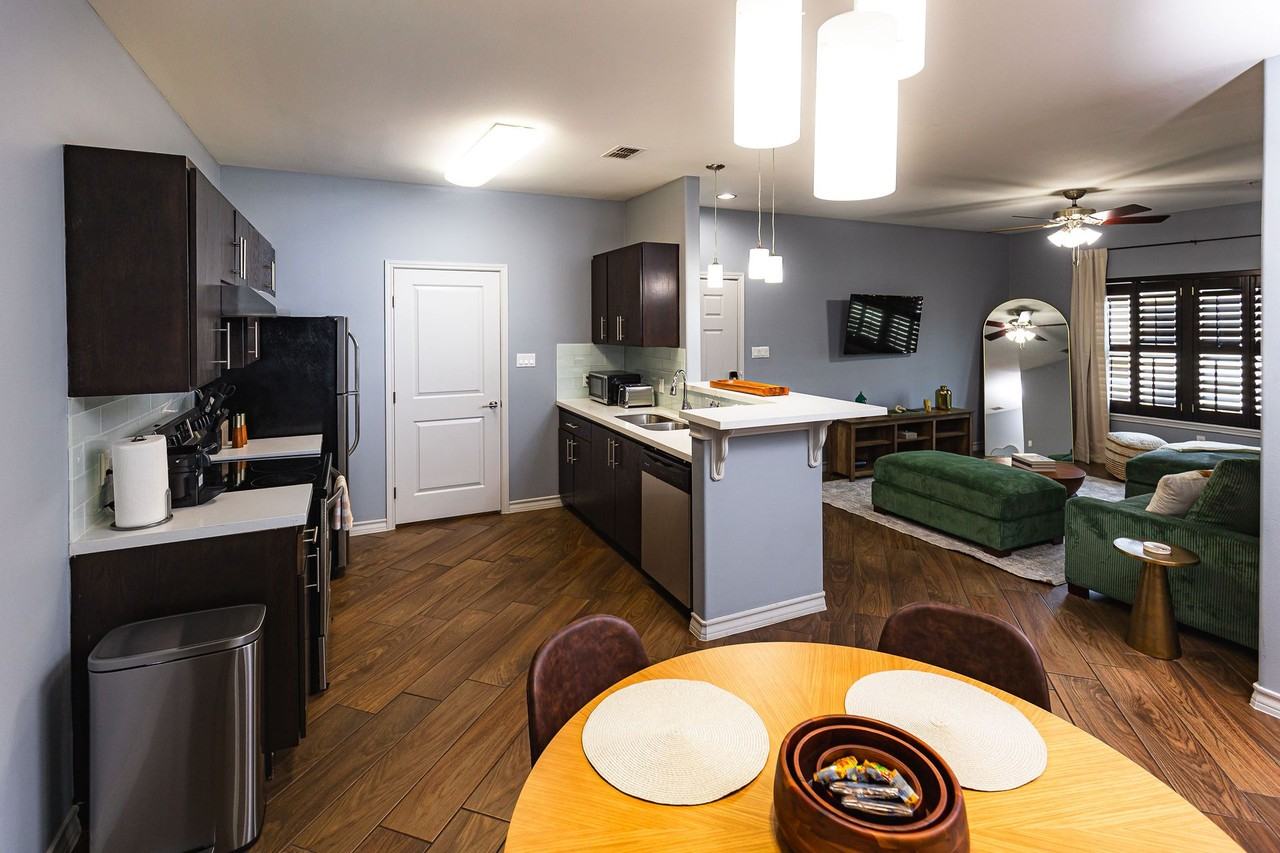 Avery Village Apartments & Townhomes - Photo 5 of 20