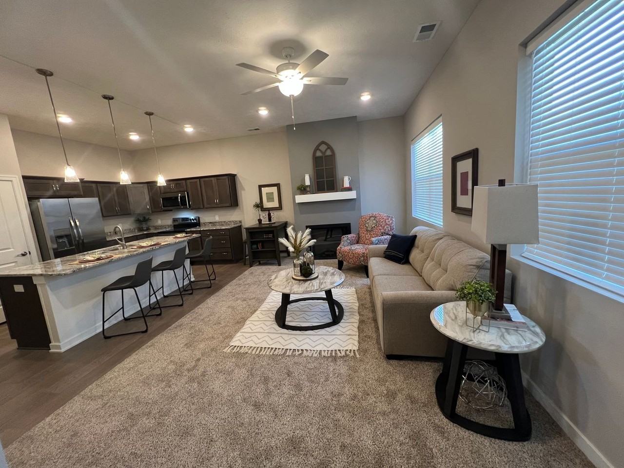 1725 Hillcrest Drive - Photo 2 of 10