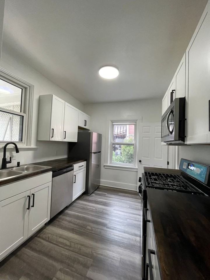 3339 Latonia Ave - Photo 7 of 38