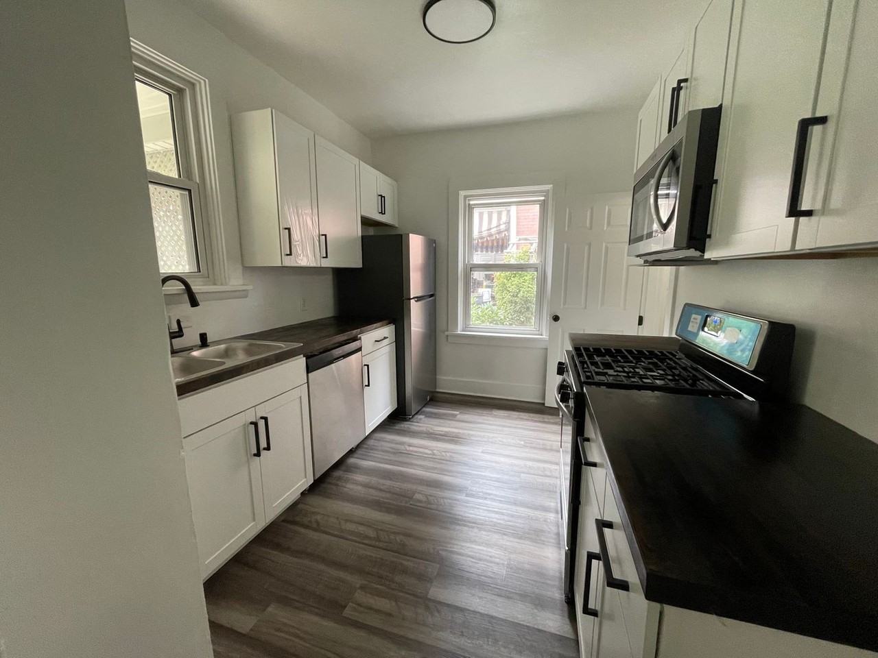 3339 Latonia Ave - Photo 3 of 38