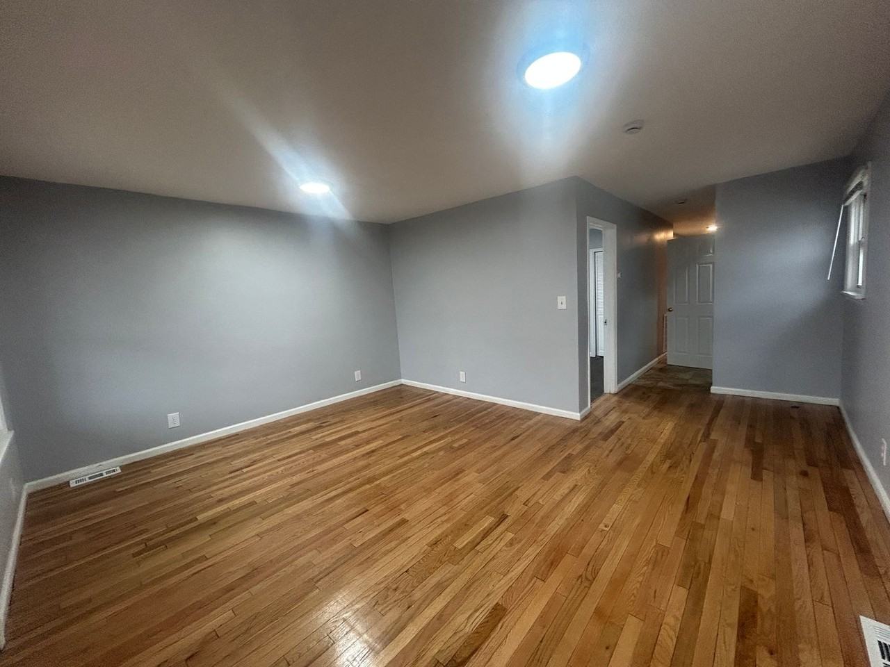 4105 Fisher Ave - Photo 3 of 30