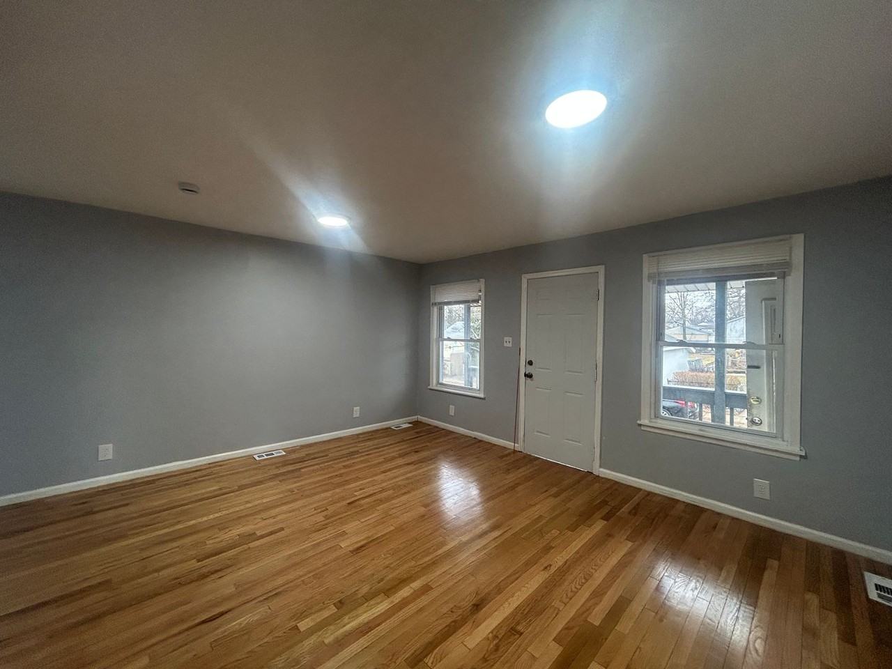 4105 Fisher Ave - Photo 4 of 30