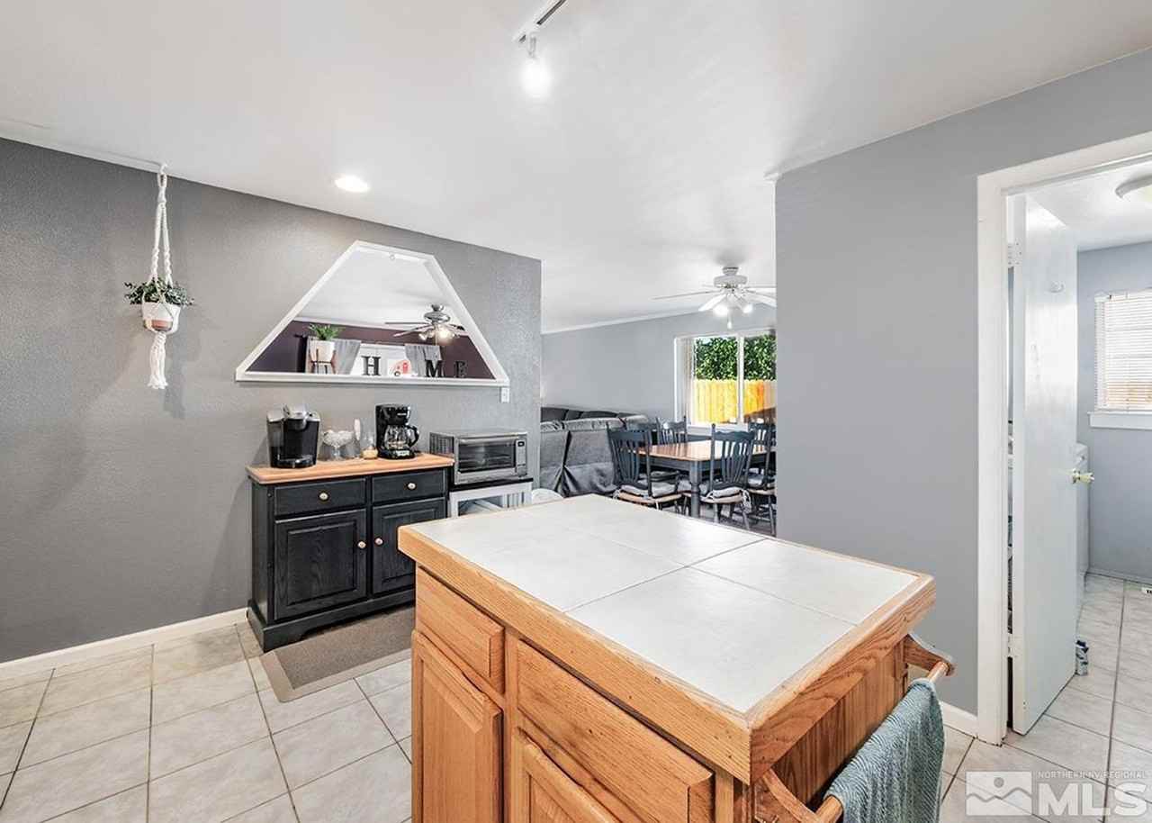 177 West Emerson Way - Photo 3 of 37