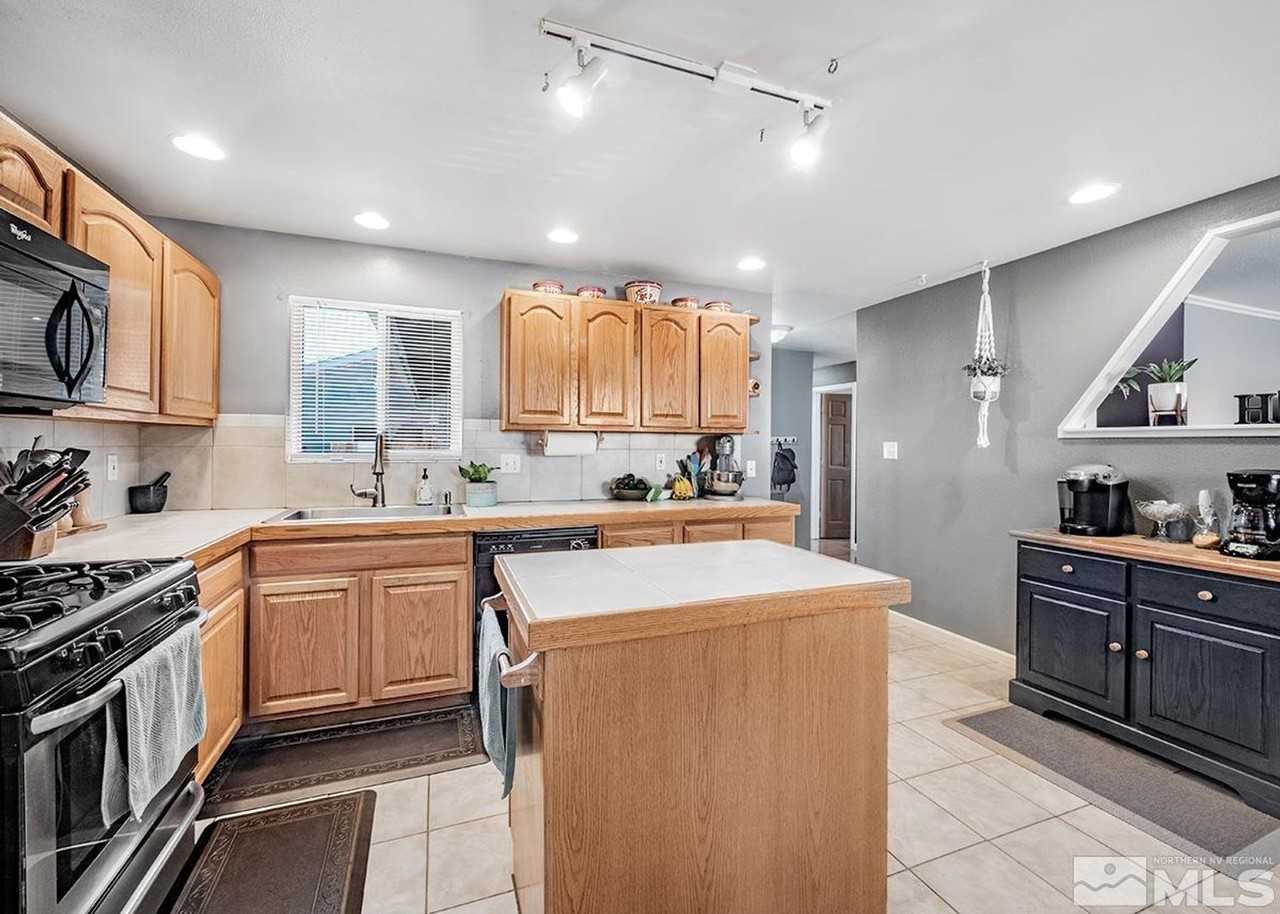 177 West Emerson Way - Photo 4 of 37