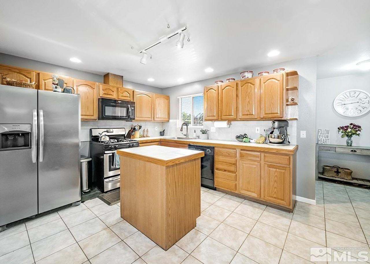 177 West Emerson Way - Photo 5 of 37