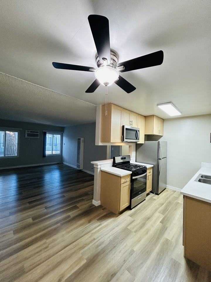 Villa Park - Photo 5 of 36