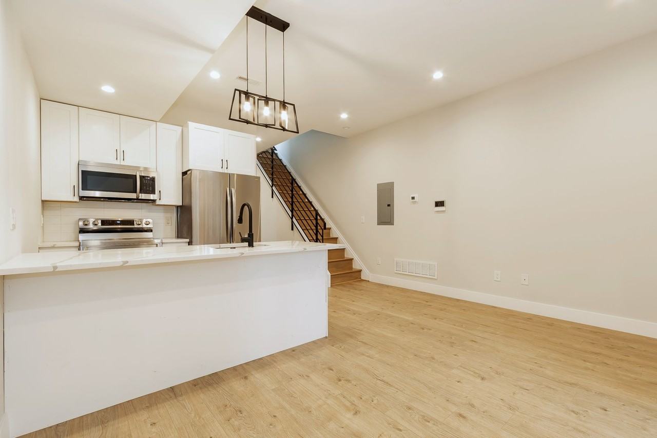 2218 N Franklin St - Photo 6 of 18