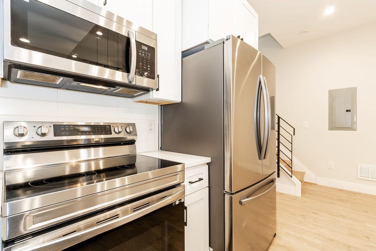 2218 N Franklin St - Photo 7 of 18