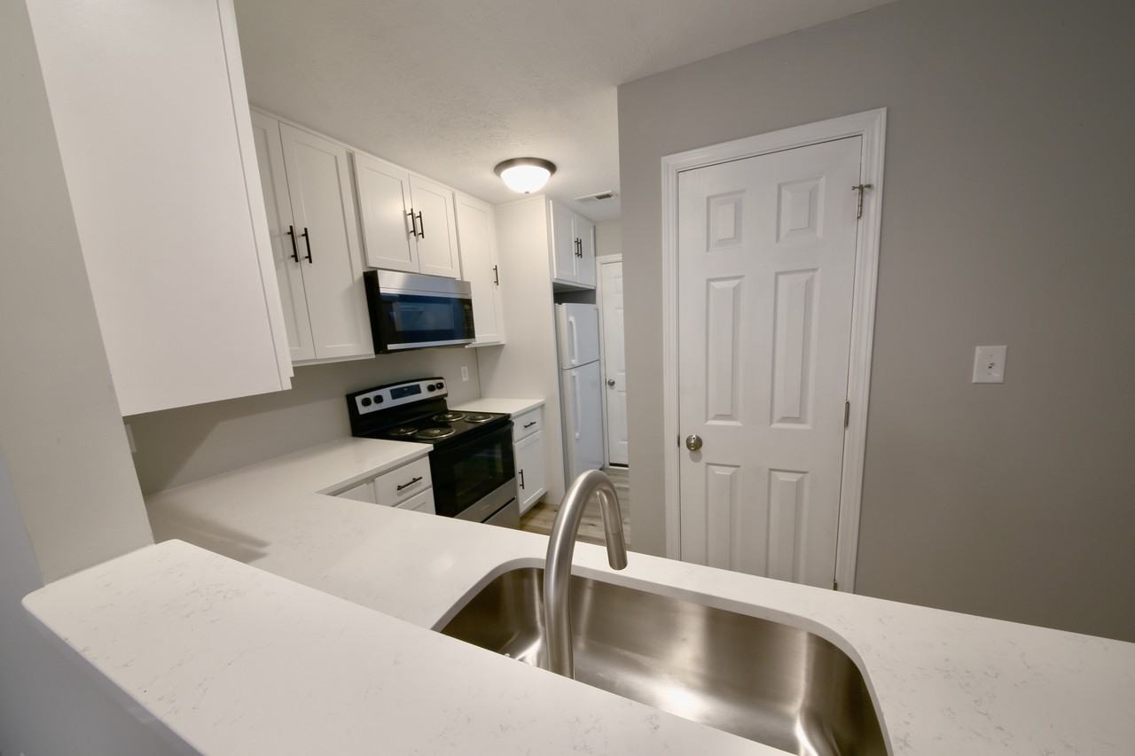2813 S Walnut St #1 - Photo 2 of 22