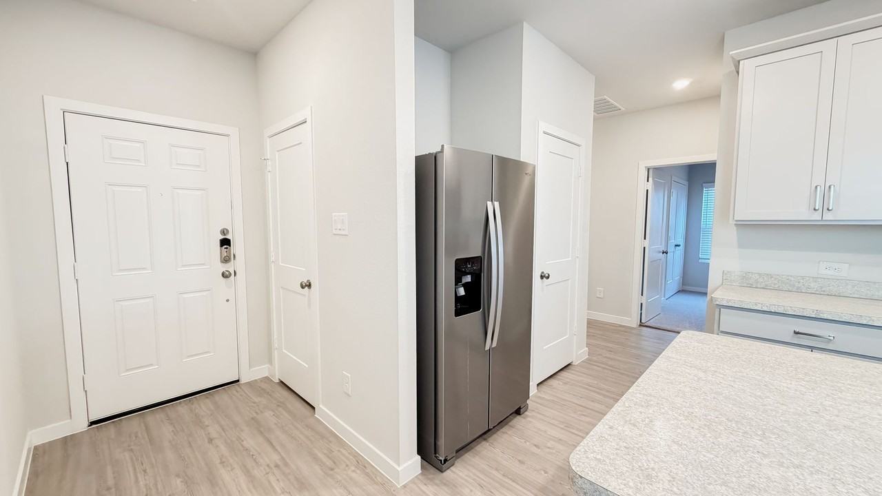 16907 Pandora Way - Photo 3 of 19