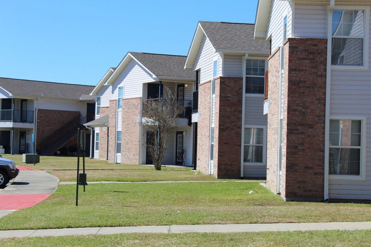 500 Fred Banks Dr - Photo 2 of 3