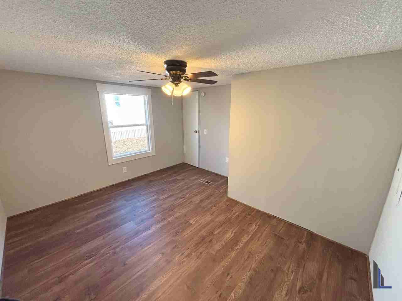 105 Cypress St - Photo 7 of 13