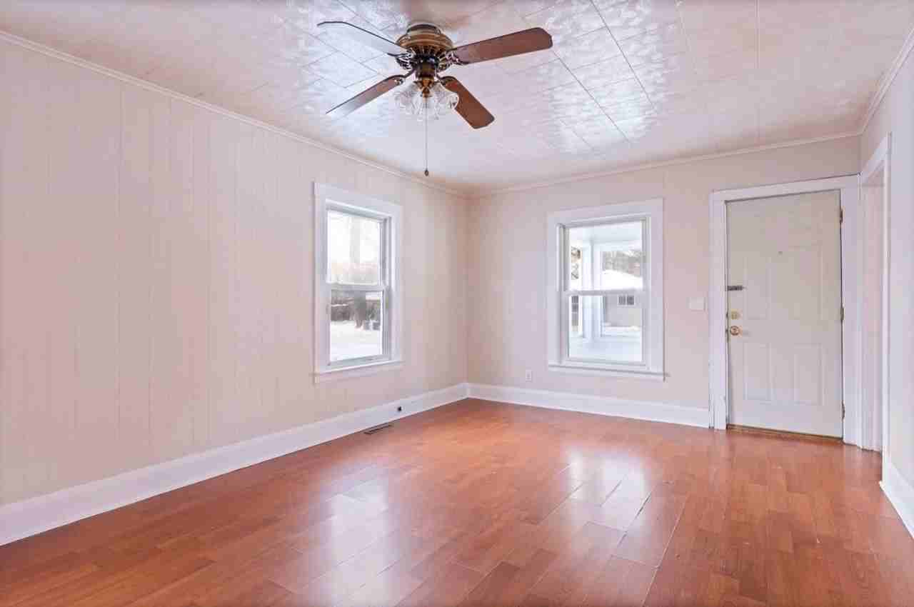 2260 S Niagara St - Photo 2 of 13