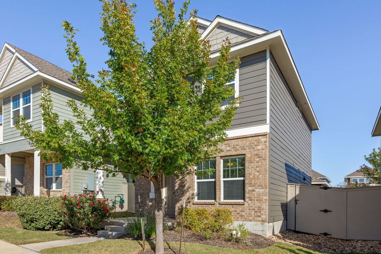 18007 Malnati Drive - Photo 5 of 40