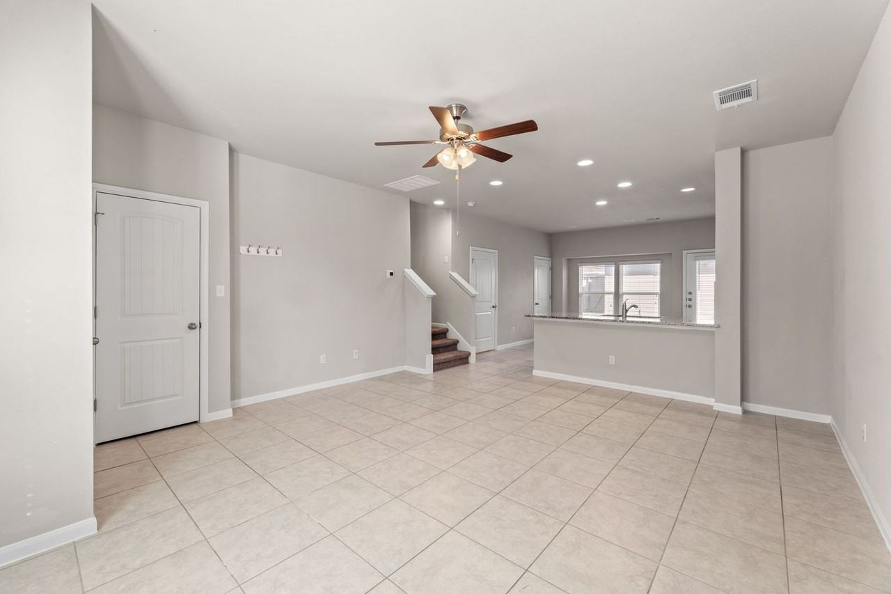 18007 Malnati Drive - Photo 6 of 40