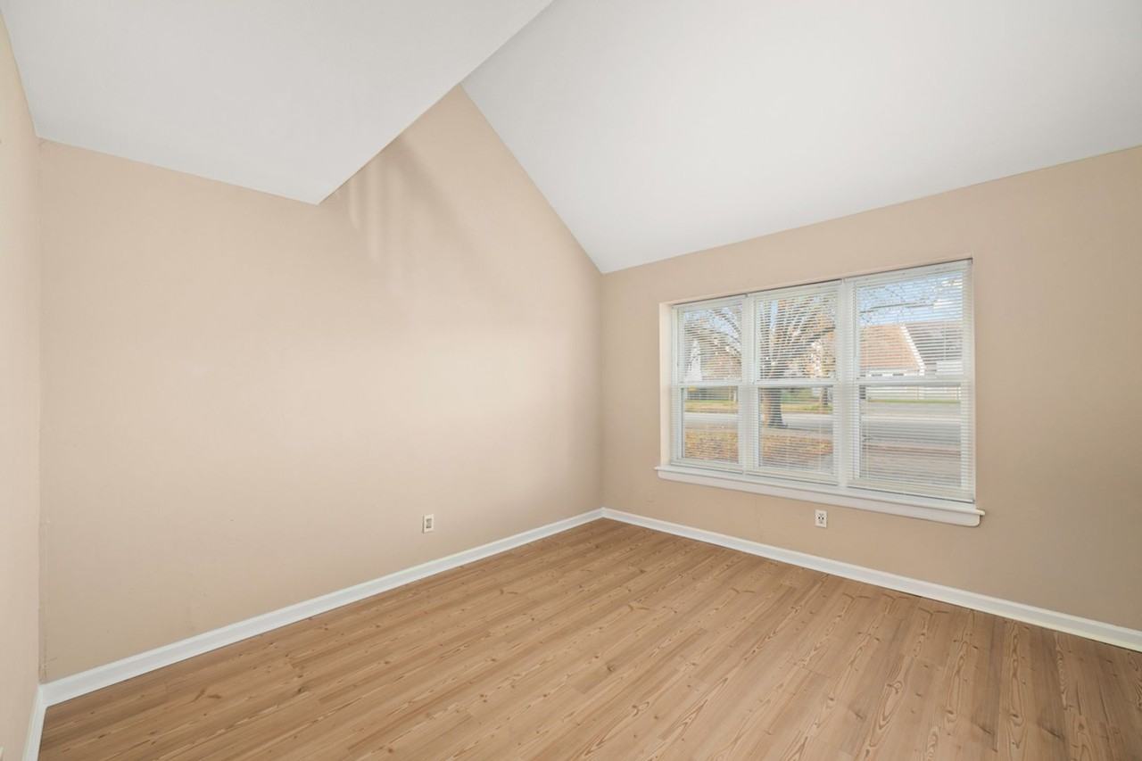 163 Spruance Road - Photo 4 of 28