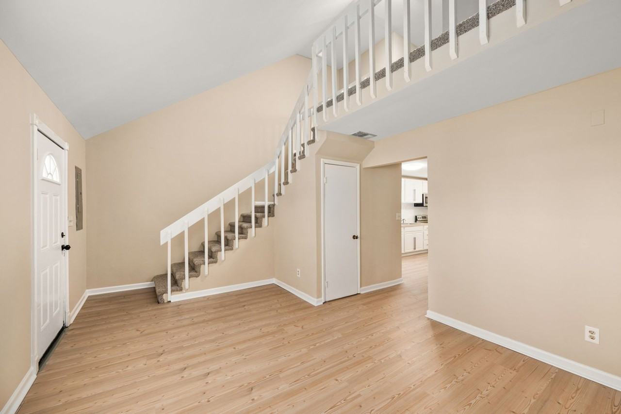 163 Spruance Road - Photo 5 of 28