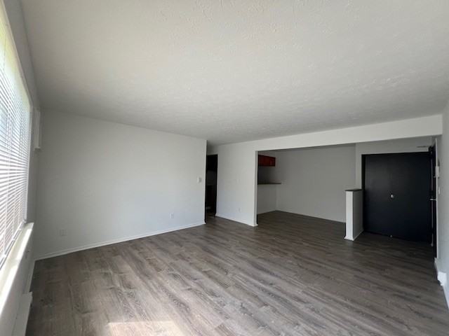 142 Gluck St #142 - Photo 3 of 15