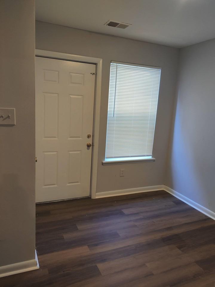 906 N 42nd St #1 - Photo 2 of 7