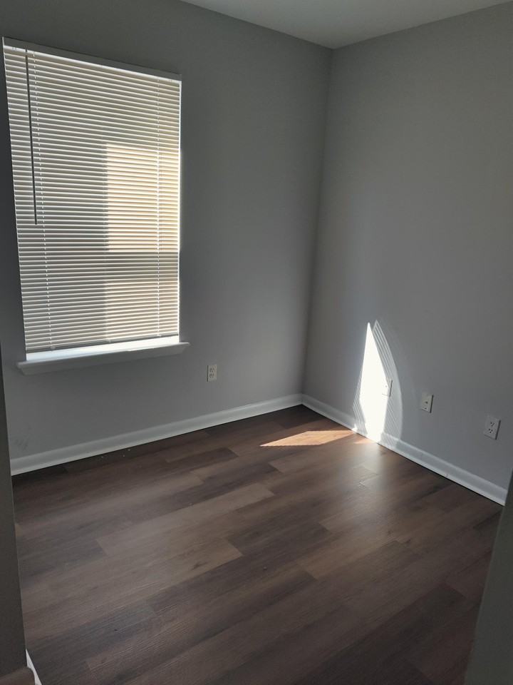 906 N 42nd St #1 - Photo 5 of 7