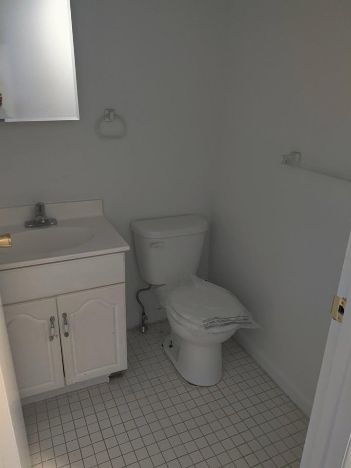 906 N 42nd St #1 - Photo 7 of 7