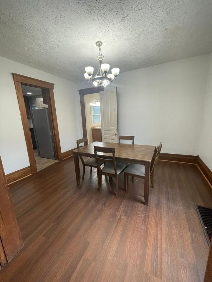 1121 Packard Street - Photo 6 of 35